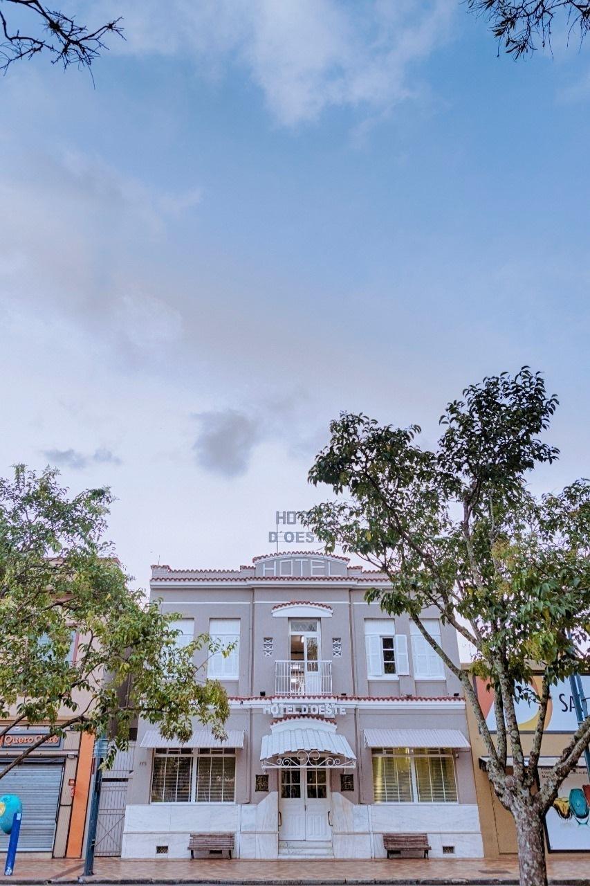 Mova Hotel D'Oeste - Localizado Em Frente A Praca Principal Da Cidade, Na Area Central - Pe Na Praca Poços de Caldas Exterior foto